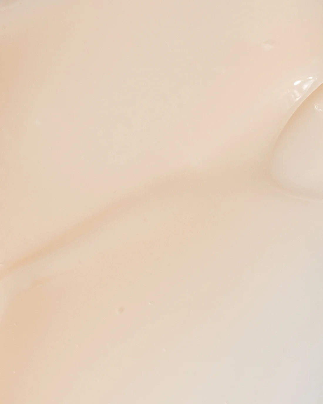 Vivier DERMA-V cream texture showcasing its smooth, soothing formulation for skin recovery and reducing redness.