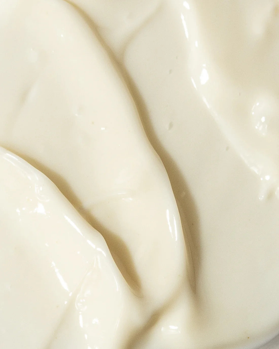 Vivier GrenzCine Eye targeted eye treatment cream with a smooth, creamy texture for reducing fine lines.